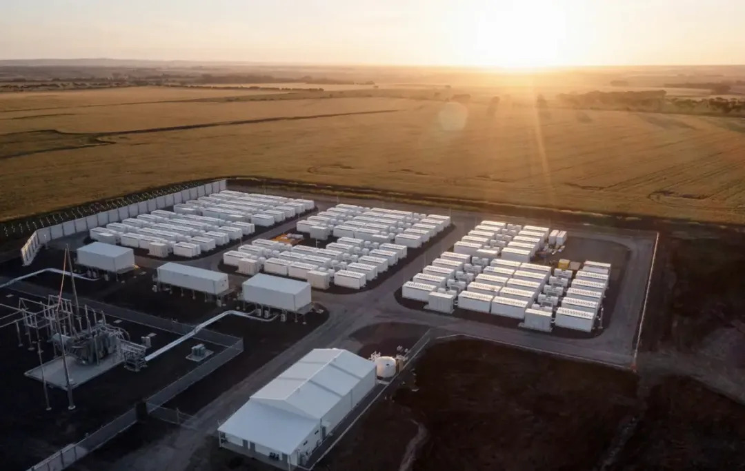 特斯拉十周年：上海储能超等工厂开工，，，，妄想年产1万台商用储能电池