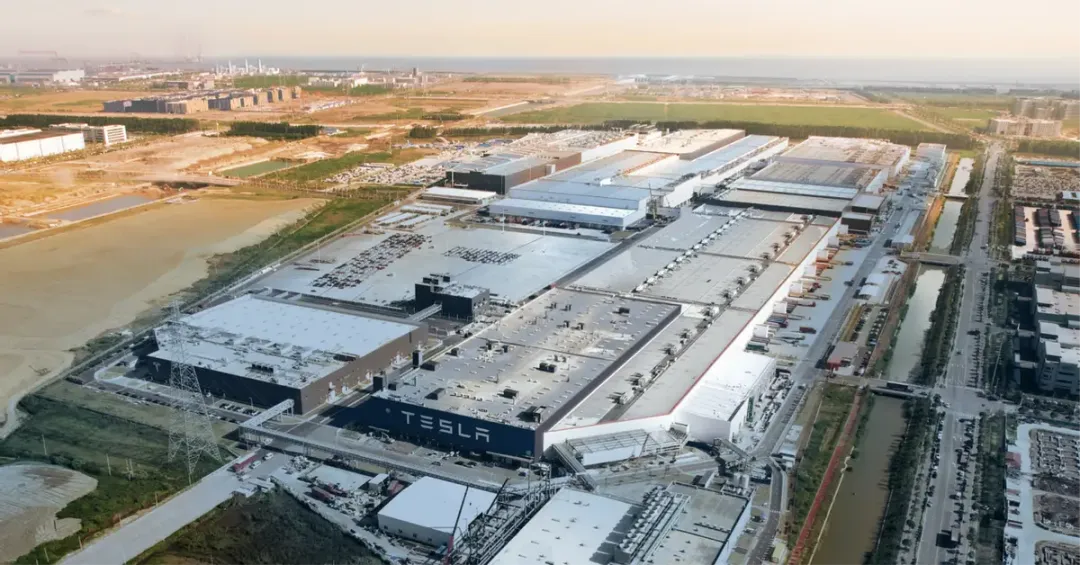 特斯拉十周年：上海储能超等工厂开工，，，，妄想年产1万台商用储能电池